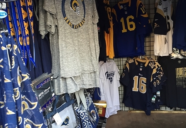 LA Rams Retail 11
