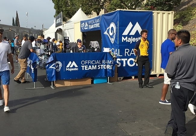 LA Rams Retail 26
