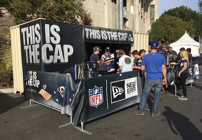 LA Rams Retail 32