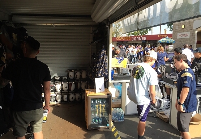 LA Rams Retail 35