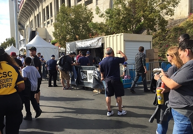 LA Rams Retail 37