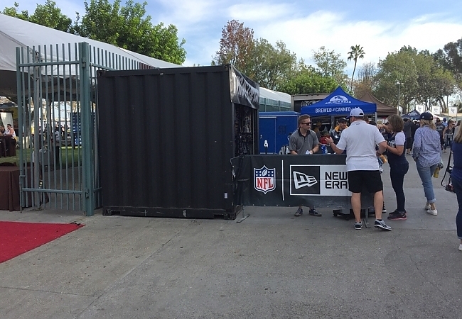 LA Rams Retail 38